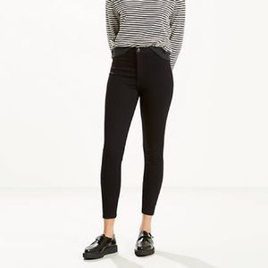 Levi’s Runaround Super Skinny